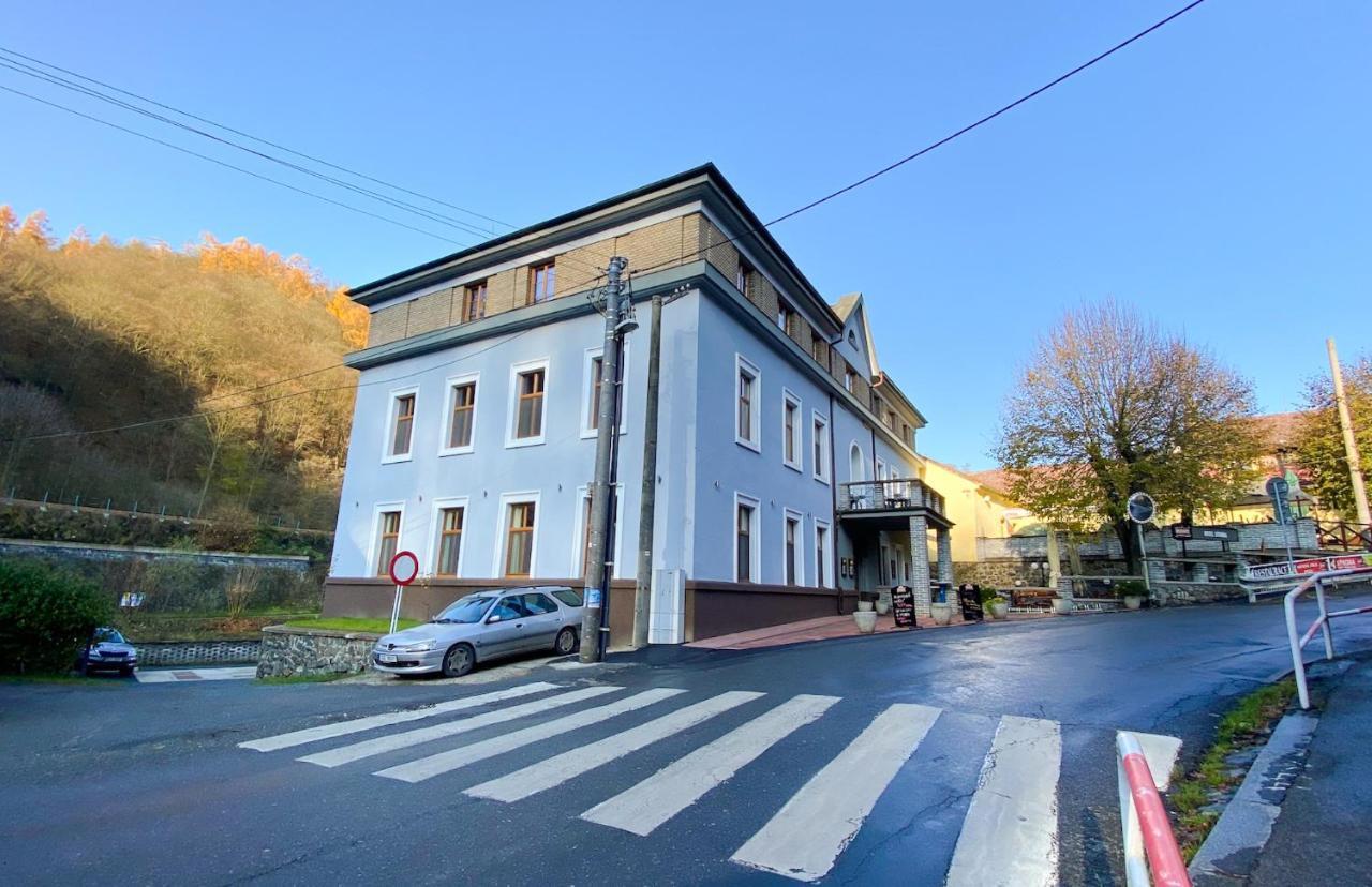 Hotel Sykora Křivoklát Zewnętrze zdjęcie